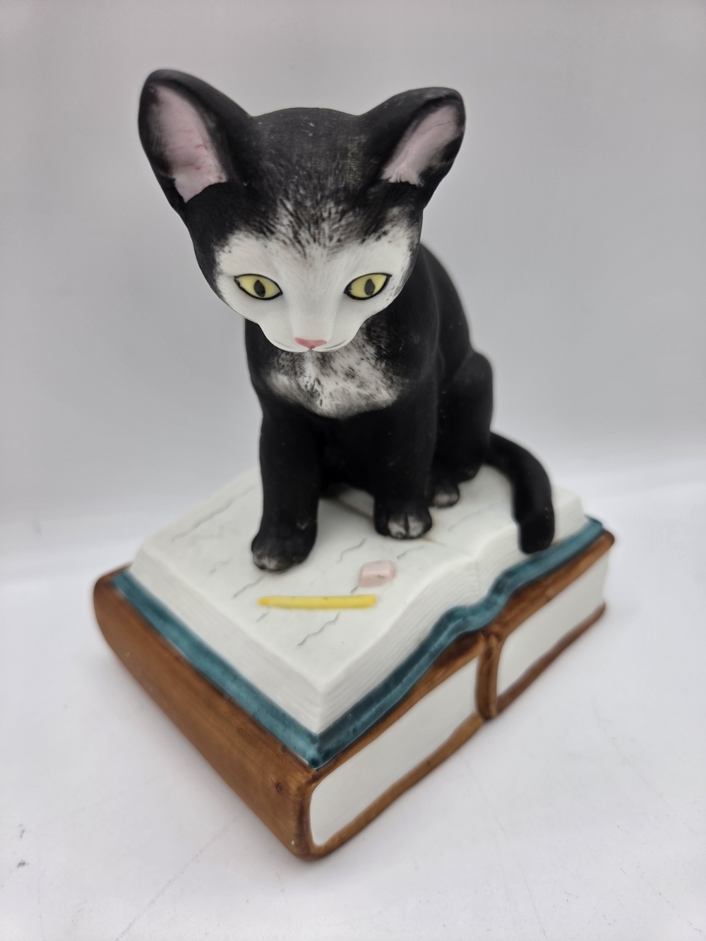 Vintage 1988 Porcelain Musical Cat Figurine By Seymour Mann